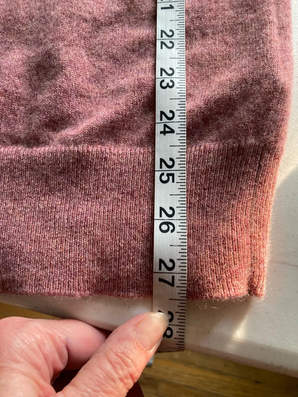 Quince Women's Crewneck Cashmere Sweater - Rosewood - Picture 4 of 5